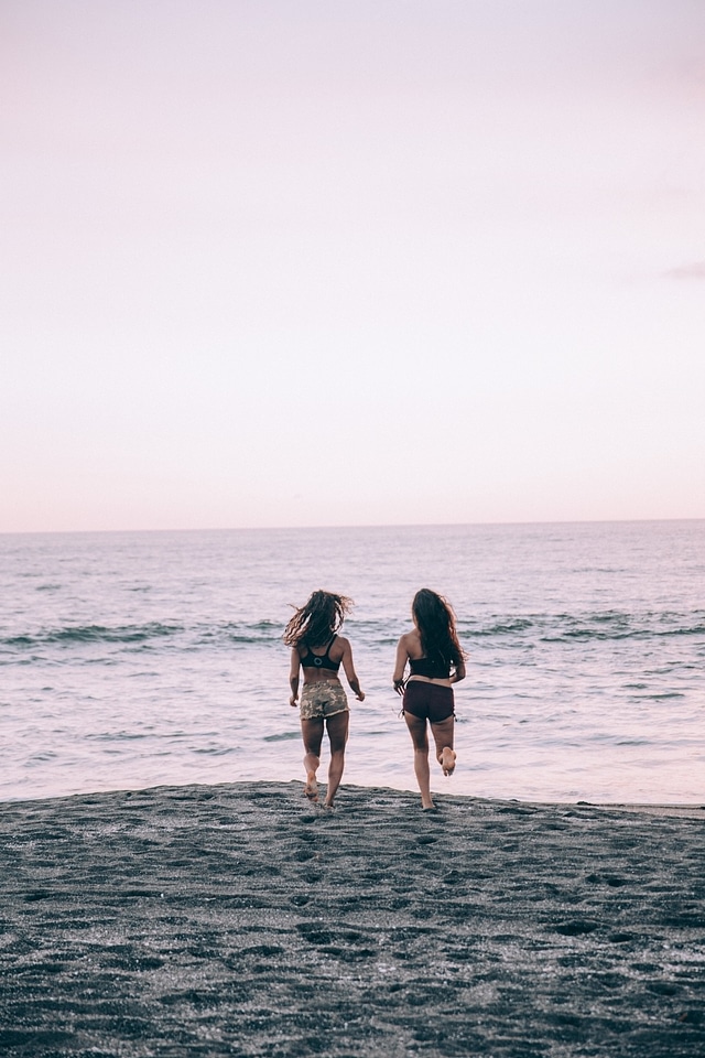 Women Beach Playing Free Photo