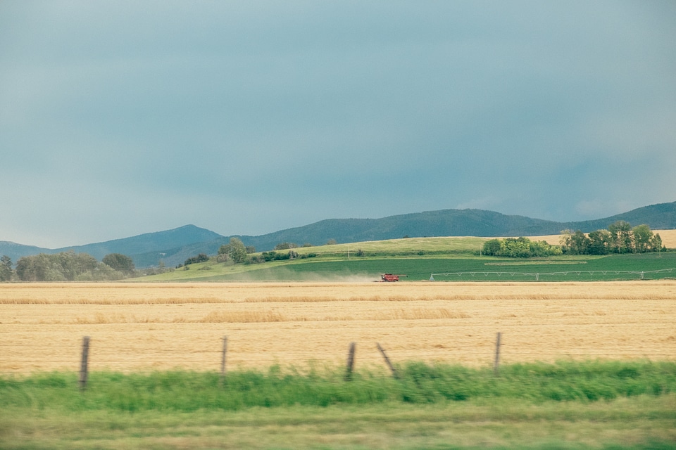 3 Montana, Outside Bozeman