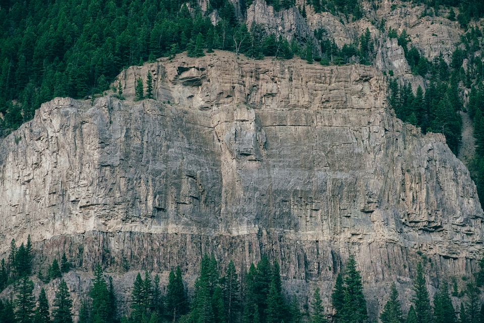 17 Montana, Canyon Drive