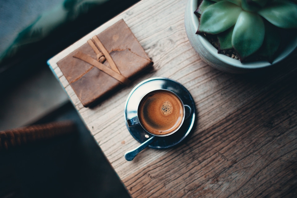 4 Brown coffee cups