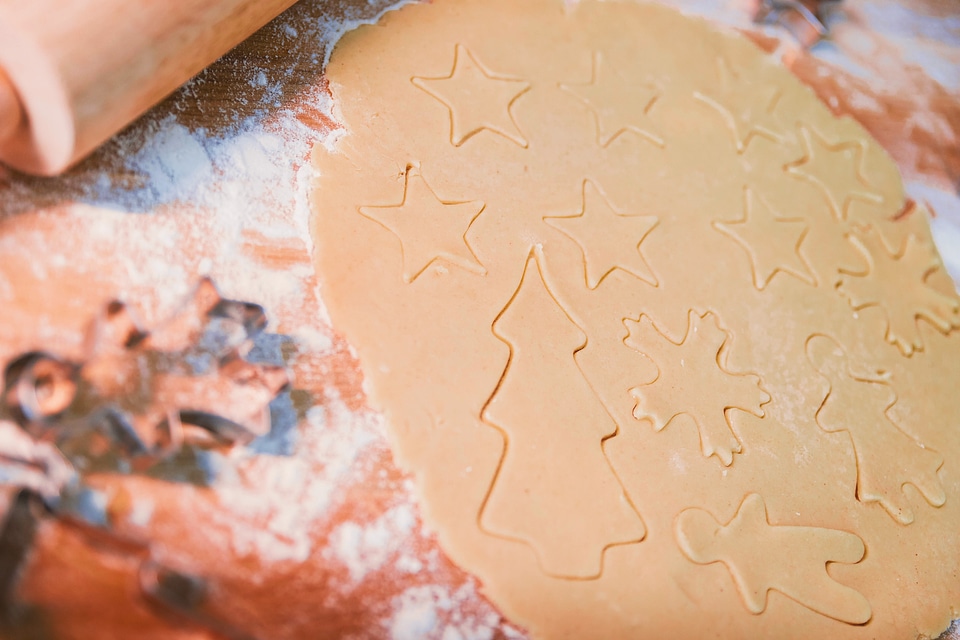 4 Making christmas cookies