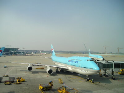 747 korean air airport photo
