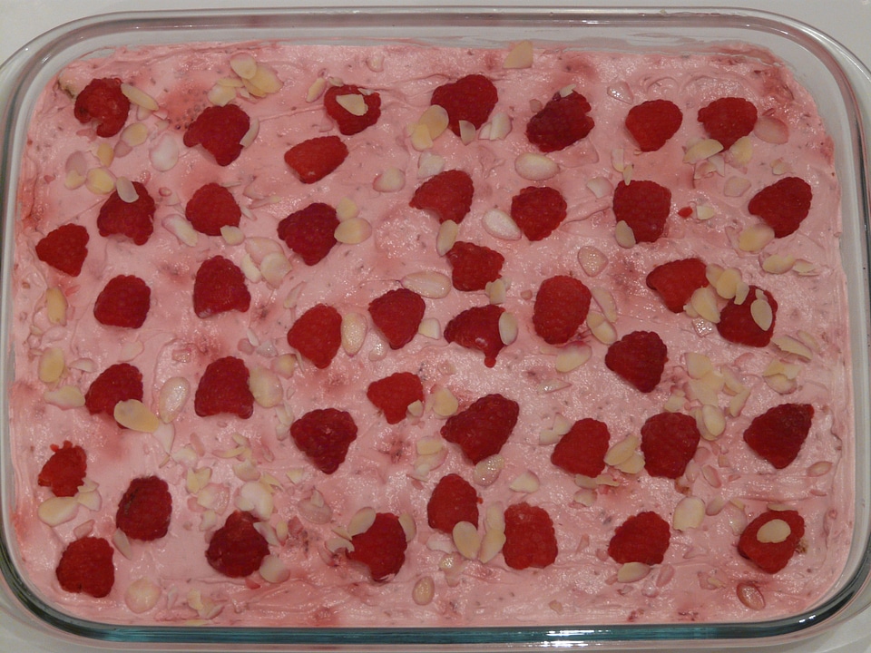 Raspberries sweet dish pink