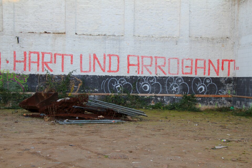 Arrogant wall without the words