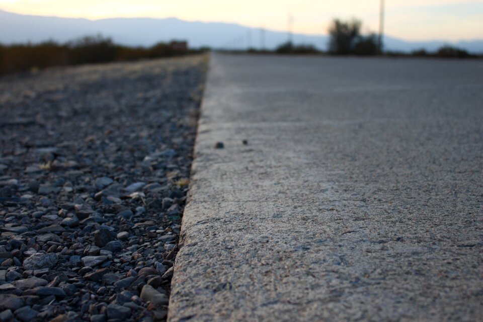 Road on road banquina