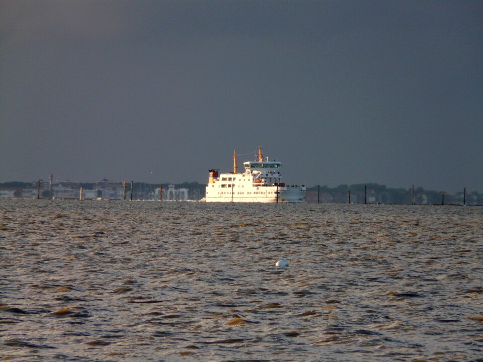 Shipping transport cross