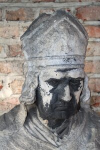Pastor priest statue photo