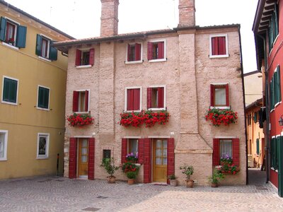 House building old