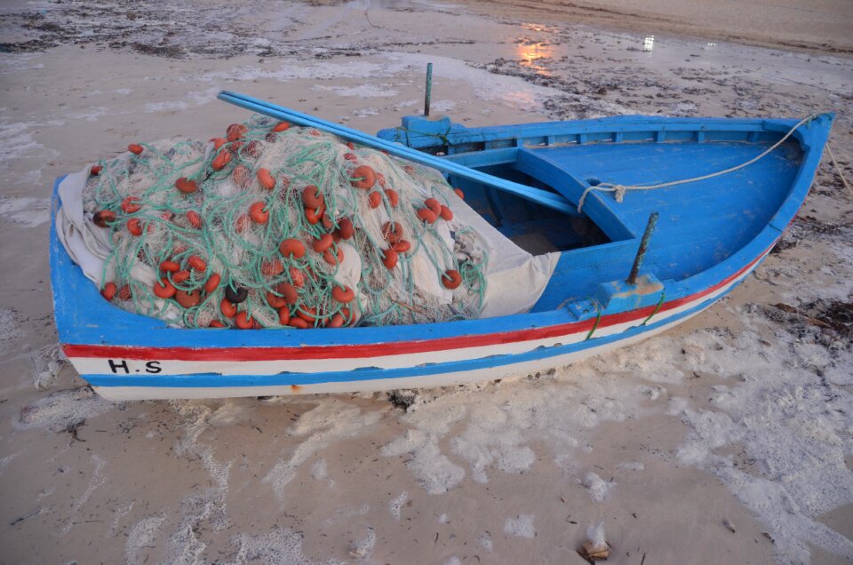 Sea water fishing boat