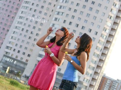 Girls summer bubbles