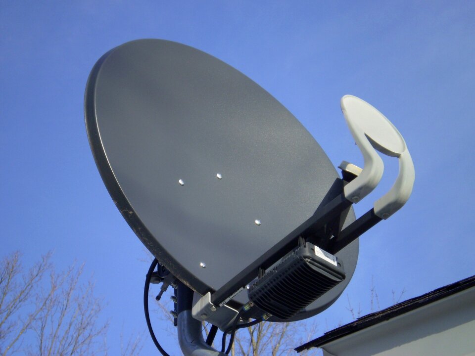 Receiver parabolic antenna