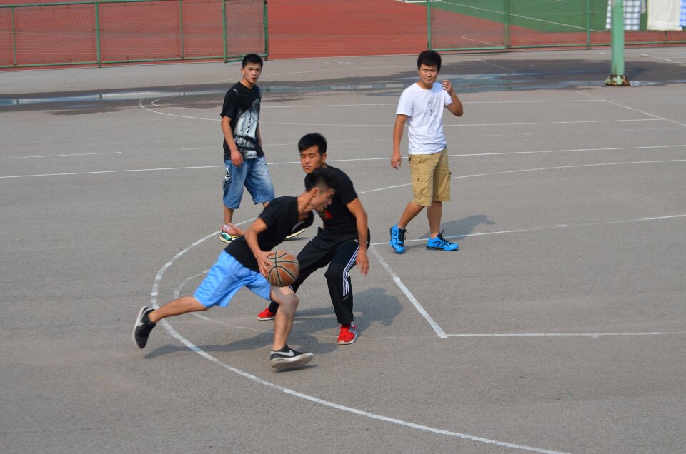 Sports pick-up playground