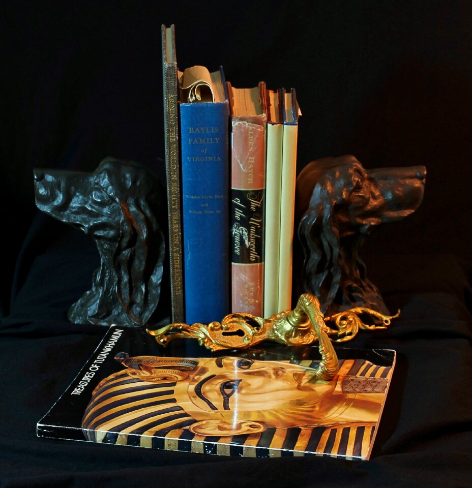 Old books door latch gilt