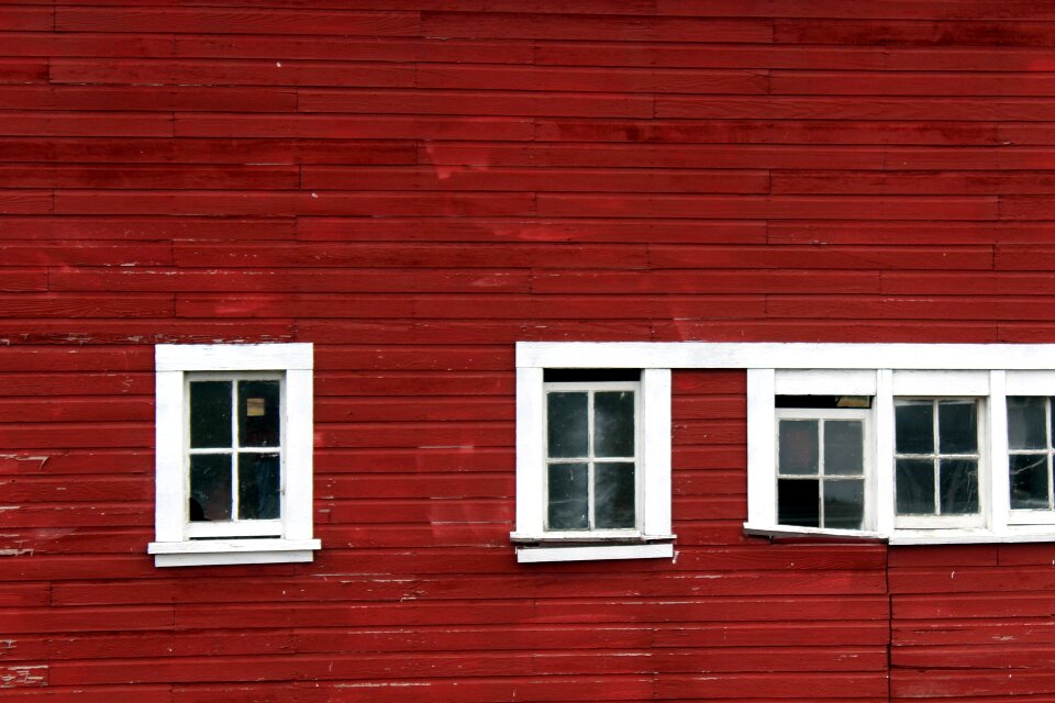 White slats siding