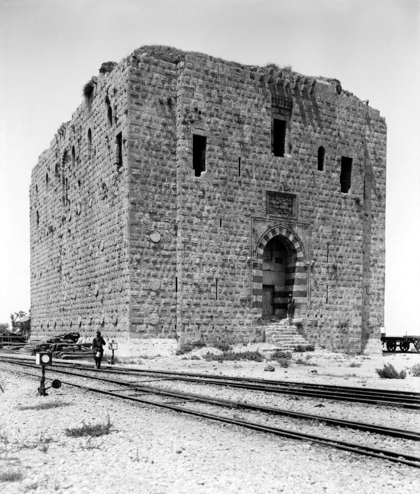 Tripoli 1900 black and white