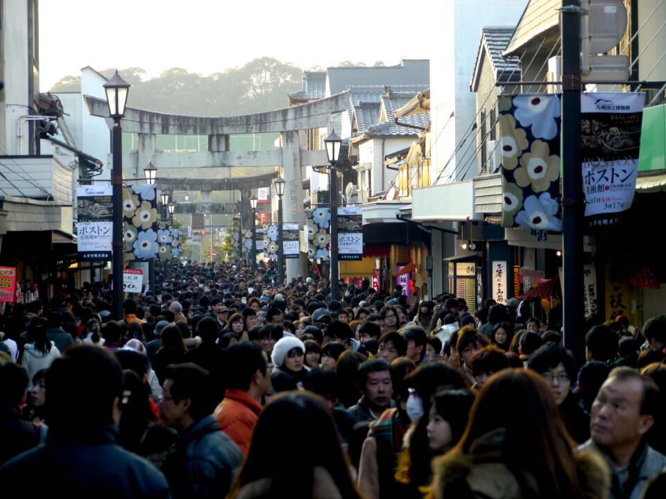 Dazaifu store openings crowd