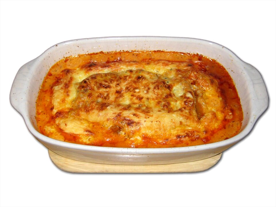 Ceramic mould scalloped food