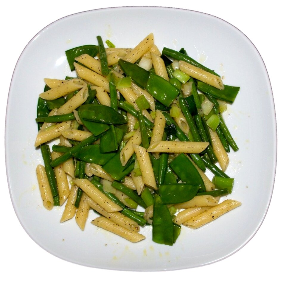 Rigatoni beans peas
