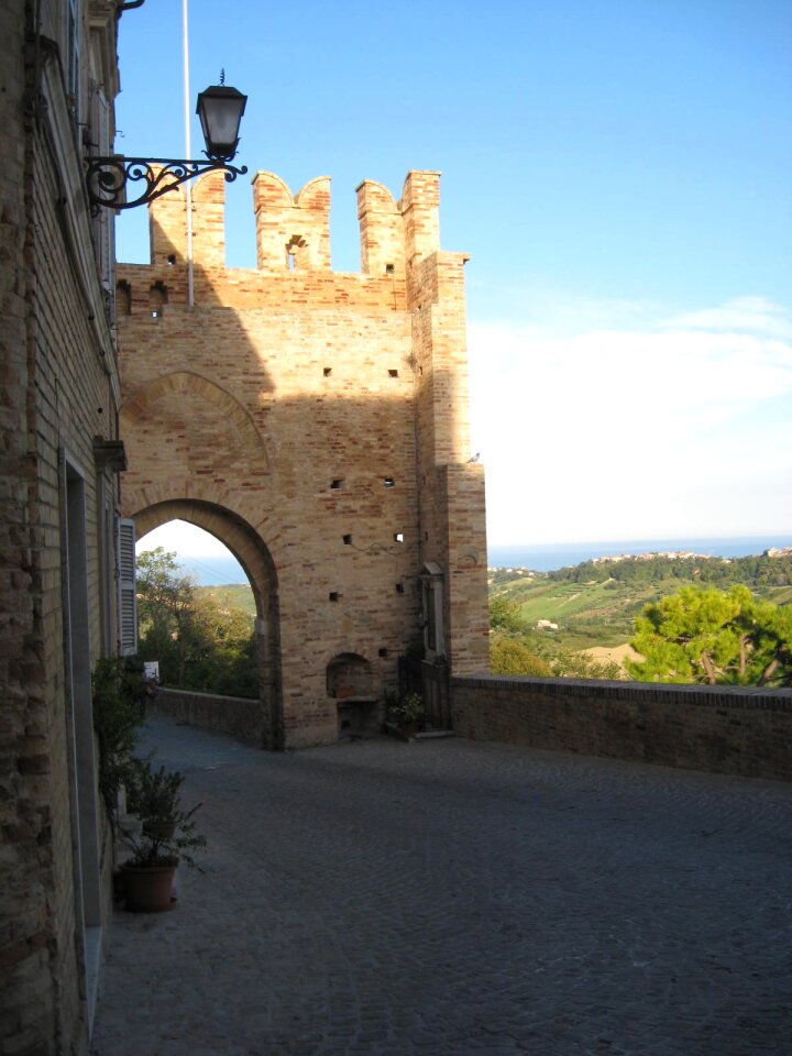 Hill town gate hills