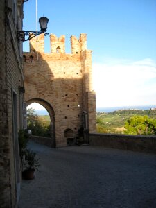 Hill town gate hills