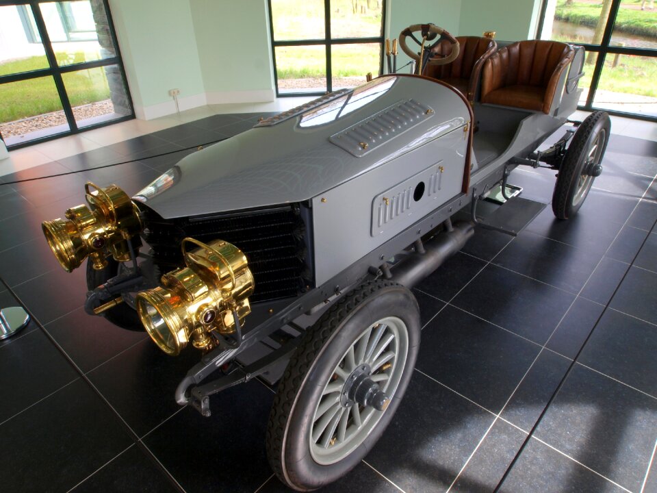 Vehicle motor vehicle machine