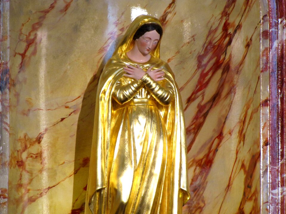 Statue monument sculpture