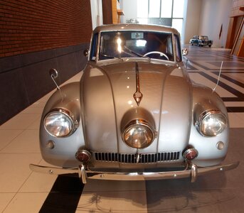 Vehicle motor vehicle machine