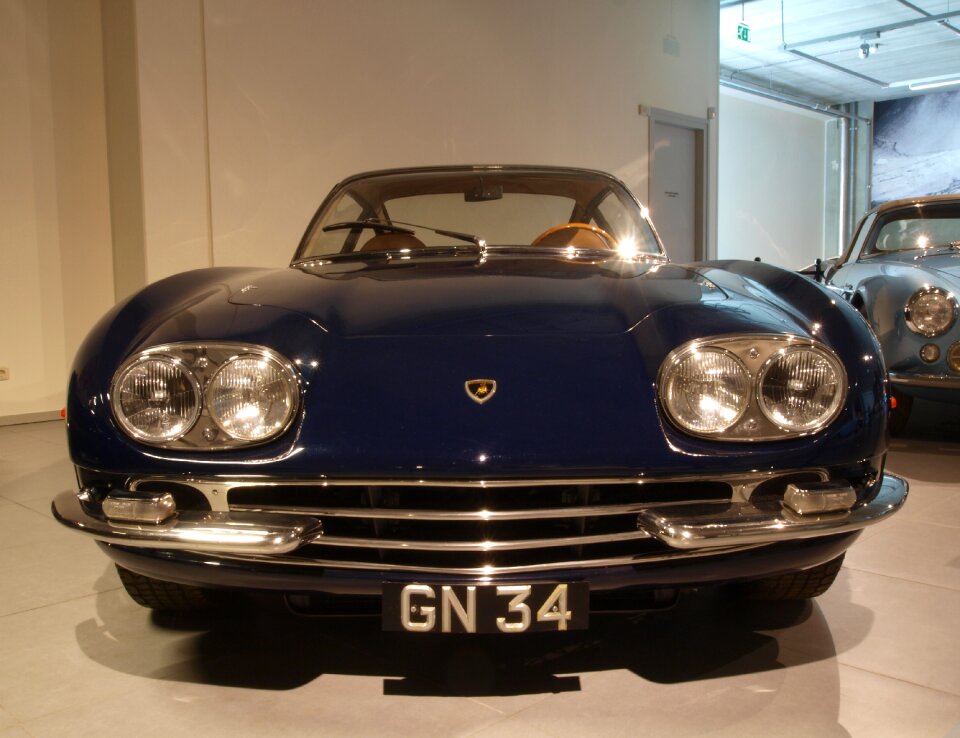 Vehicle motor vehicle machine