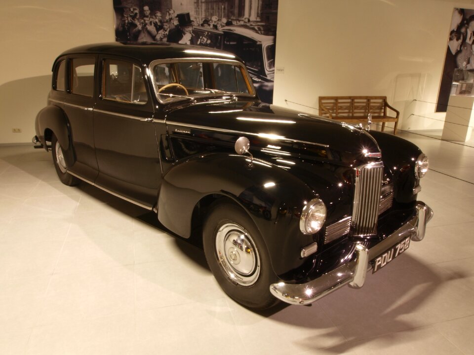 Automobile vehicle motor vehicle