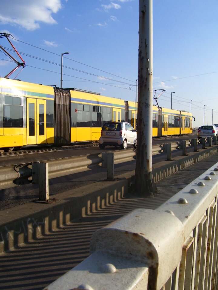 Budapest bridge electric