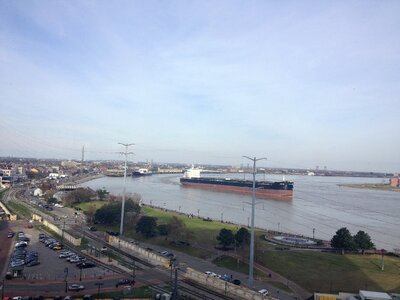 Container ship mississippi river water