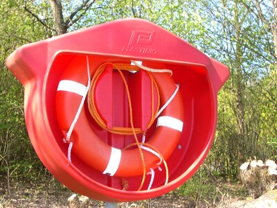 Rescue protection swimmer