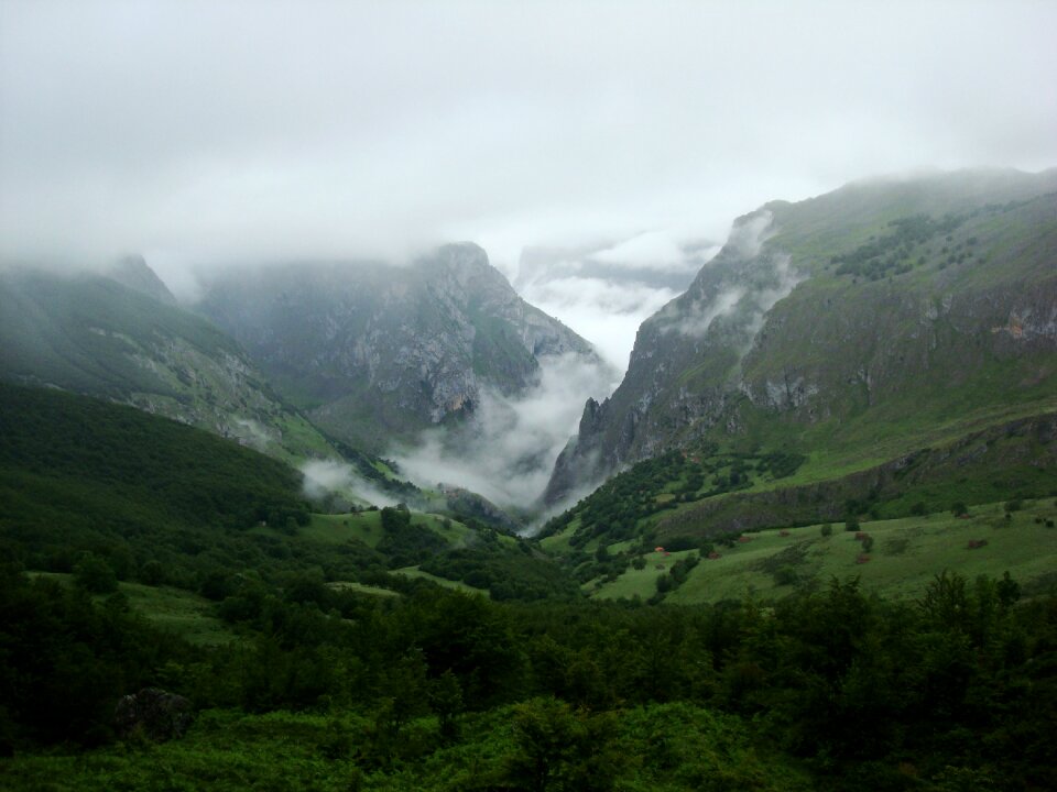 Urriellu village mountains