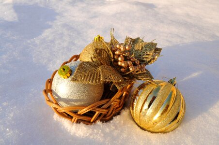 Ornaments snow gold