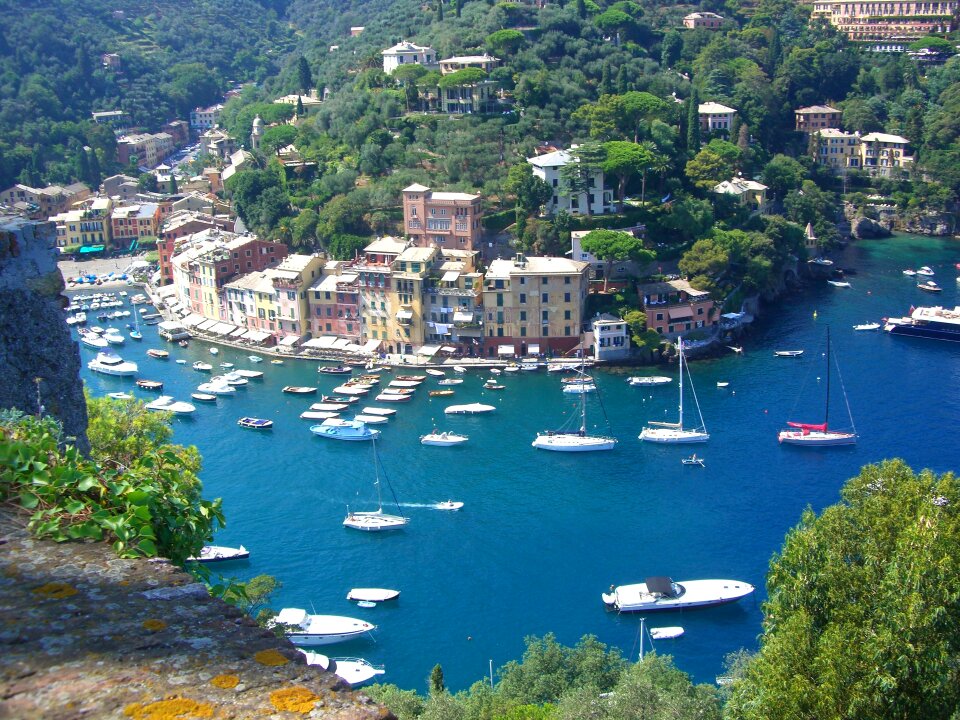 Holiday harbour ships