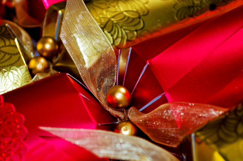 Close-up cracker decoration