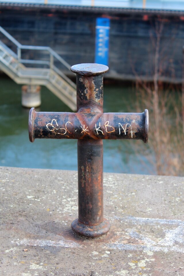 Water fix pier