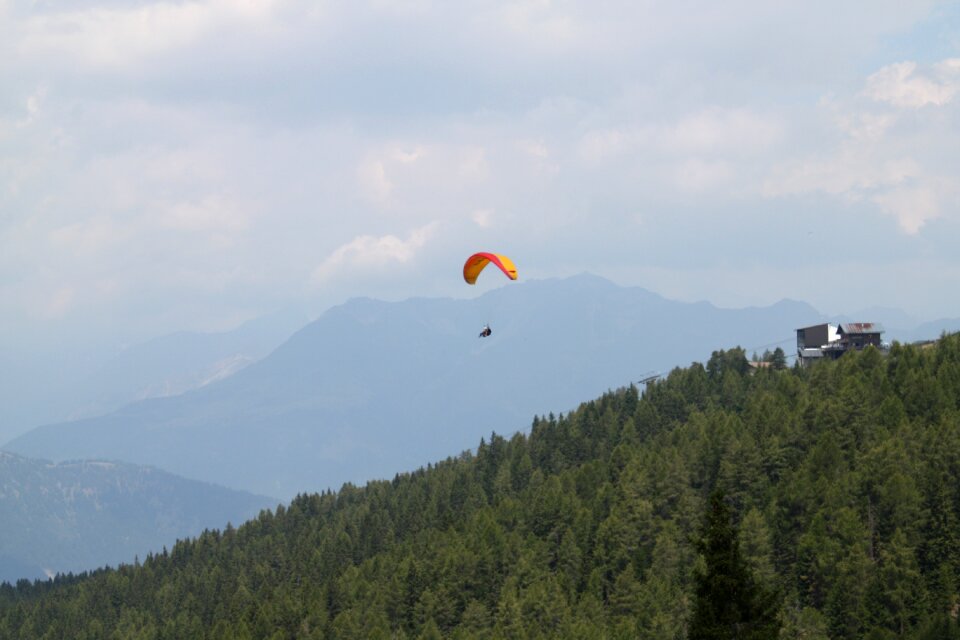 Hang glider italy flying