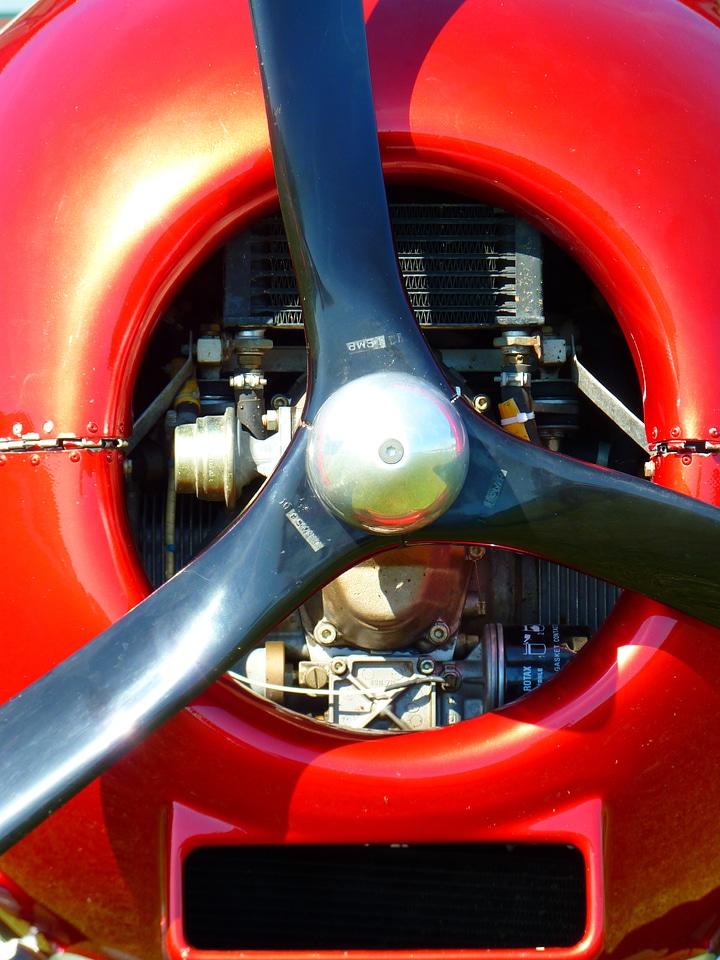 Propeller plane aviation shiny