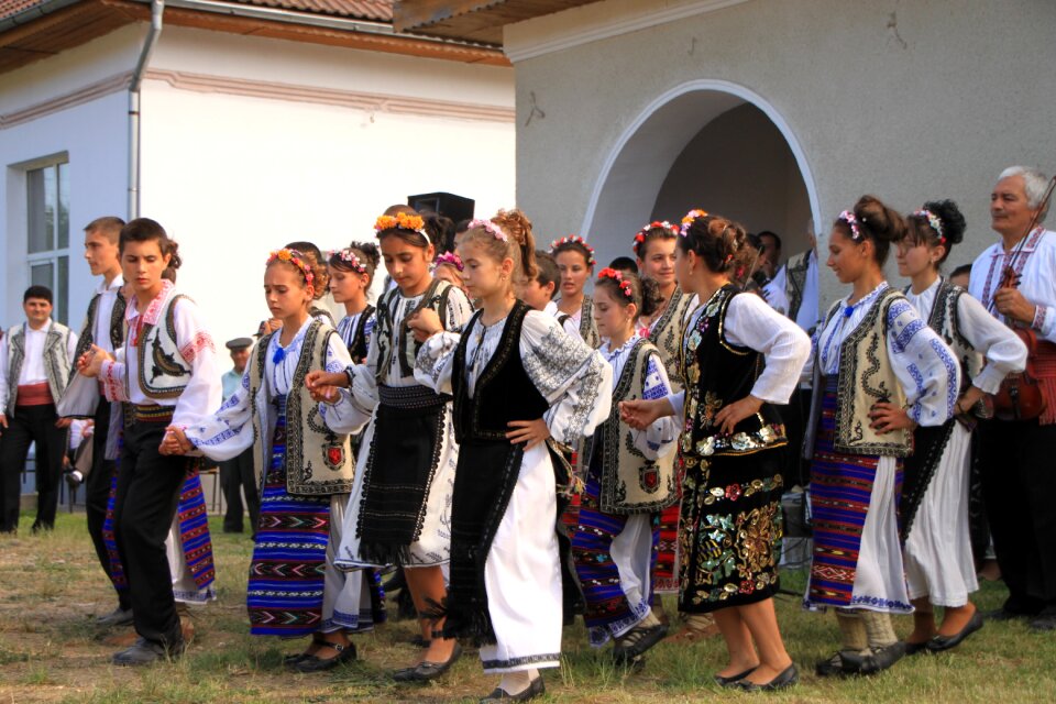 Folk gorj izvorasul