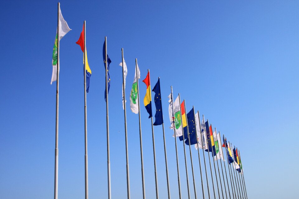 Flags neptune romania