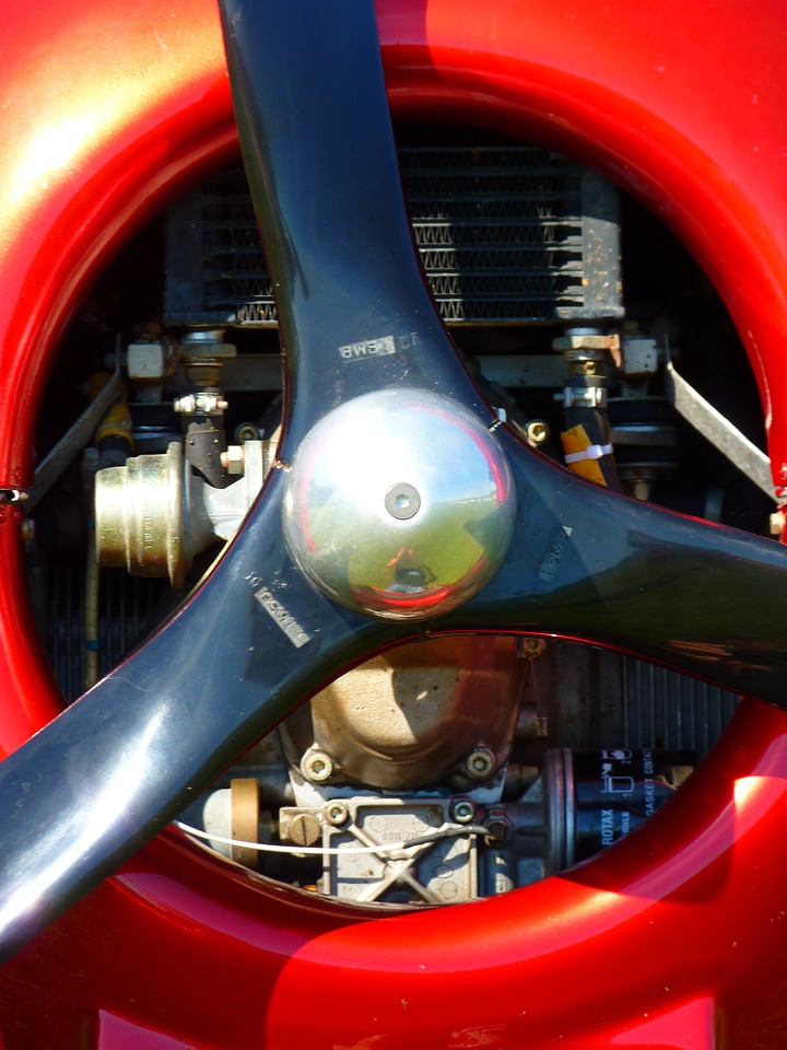 Propeller plane aviation shiny