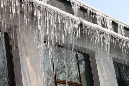 House icicles roof photo