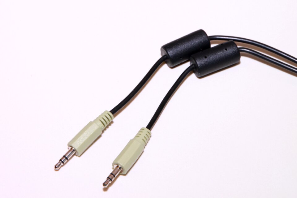 Extension ferrite headphone