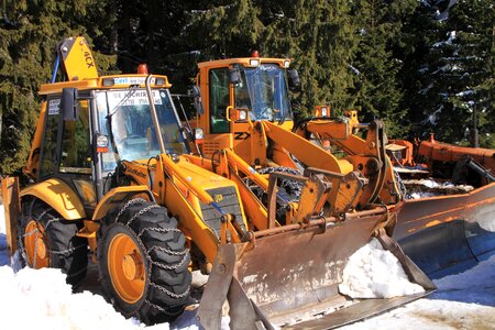 Snowplow loader snow