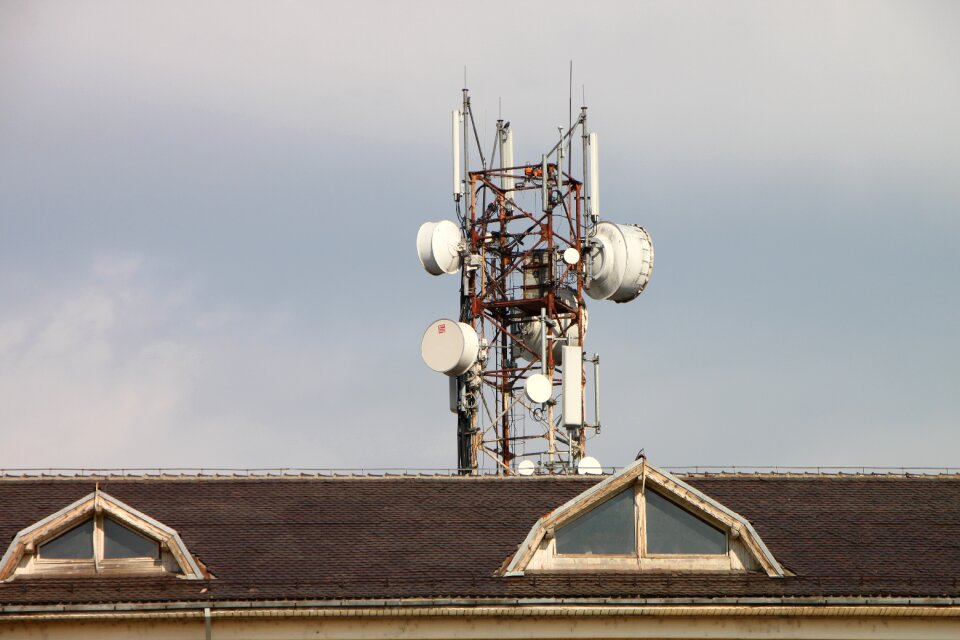 Communications data microwave