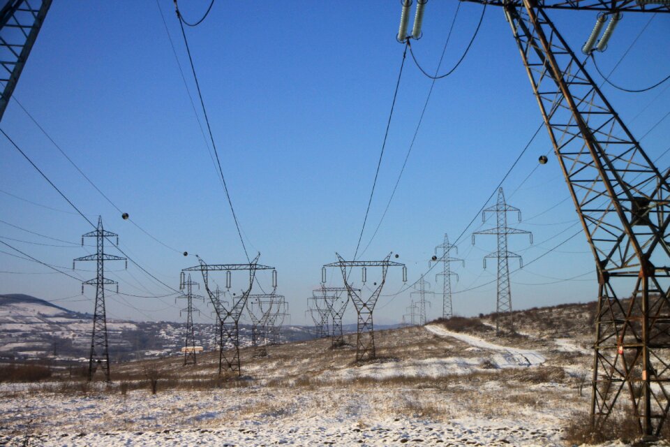 Lines poles power
