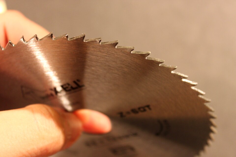 Metal rotation round