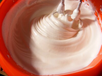 Foam meringues mixer