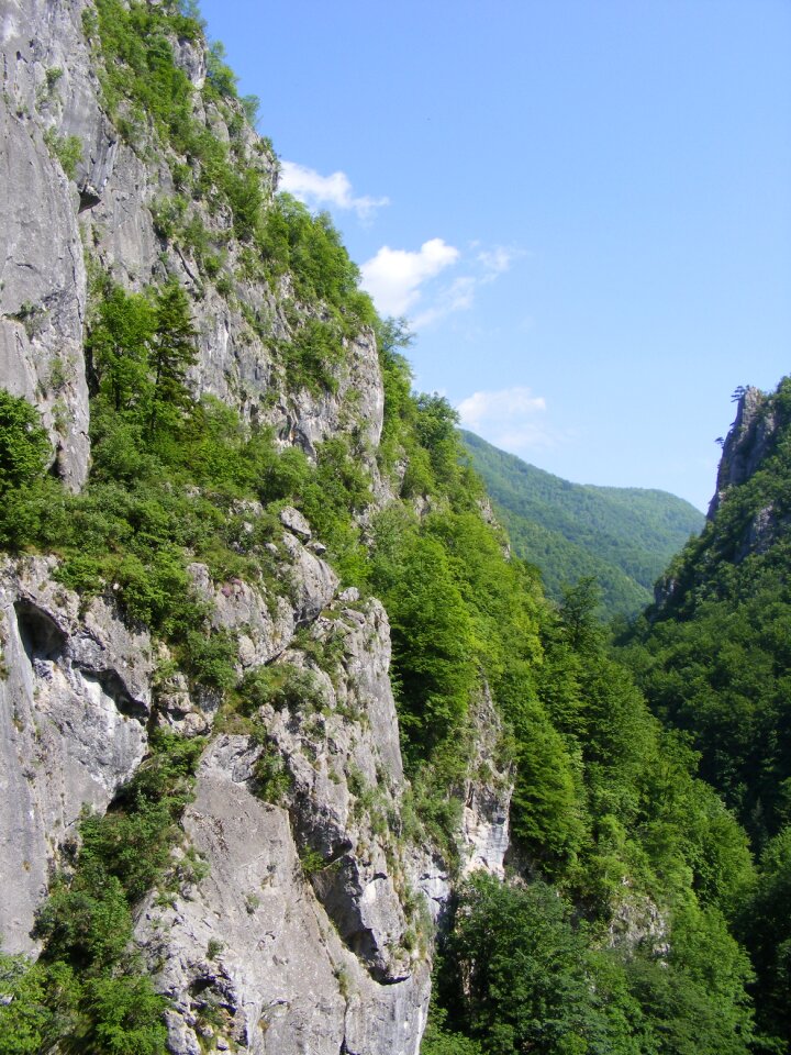 Retezat road travel